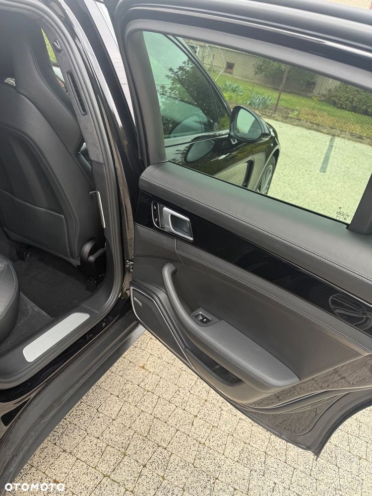 Porsche Panamera - 22