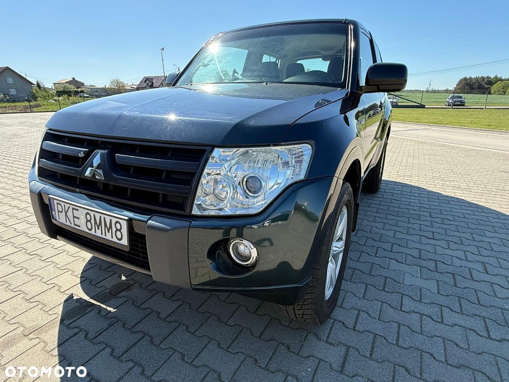 Mitsubishi Pajero - 2