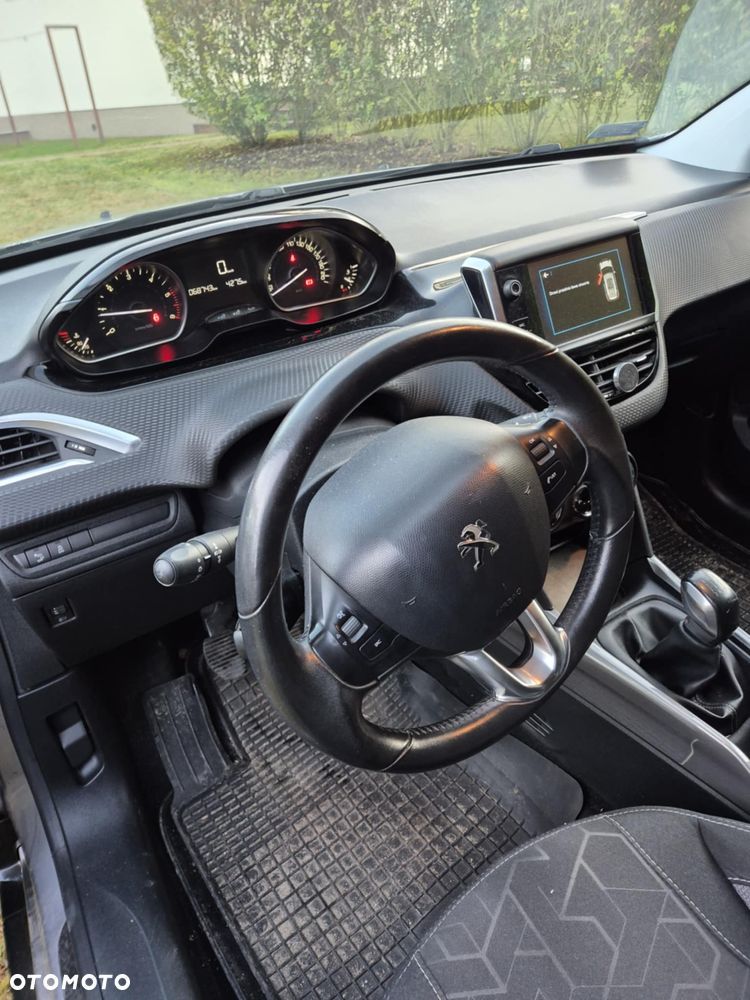 Peugeot 2008 1.6 BlueHDi Style - 10