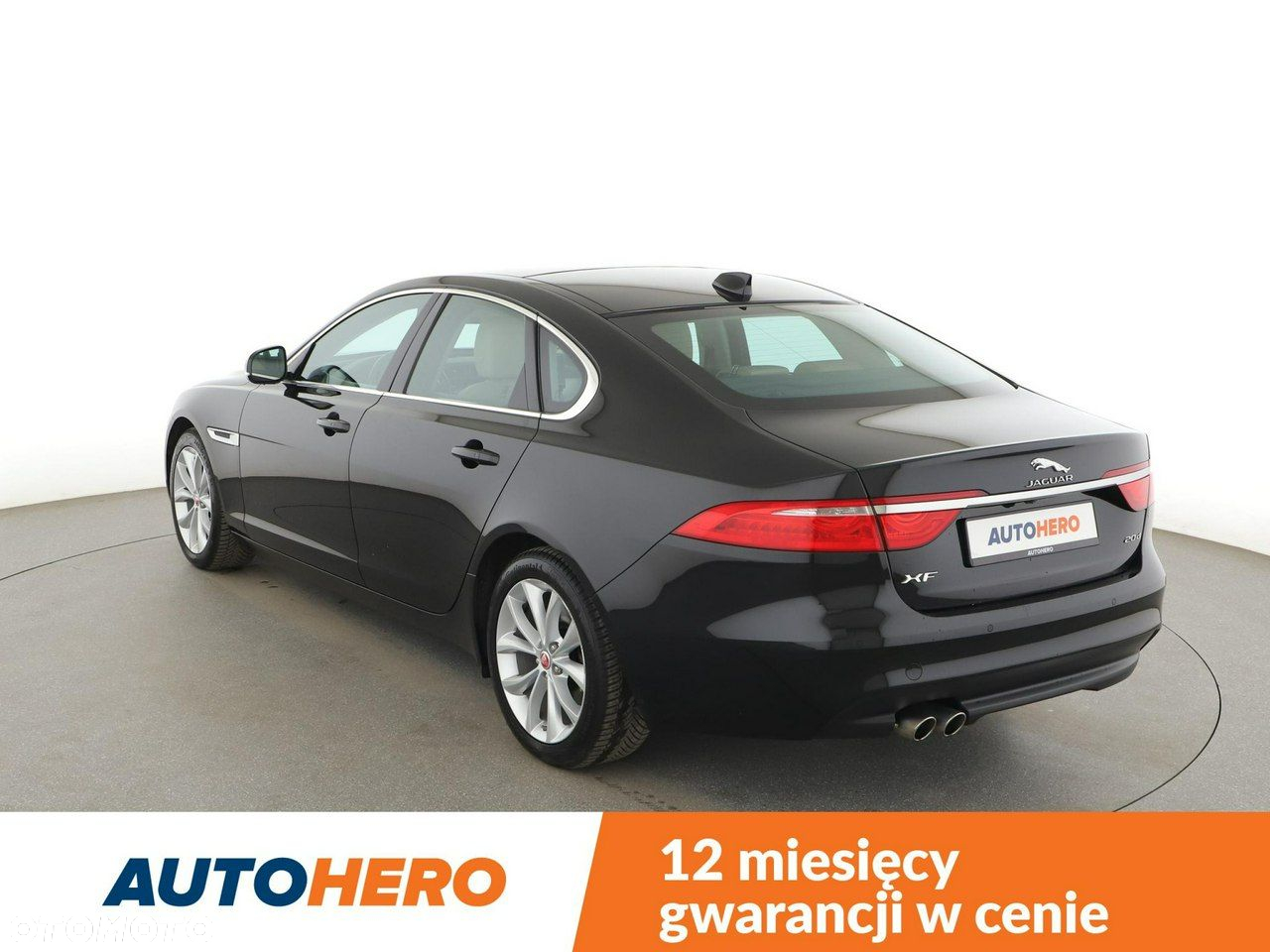 Jaguar XF 20d Portfolio - 4