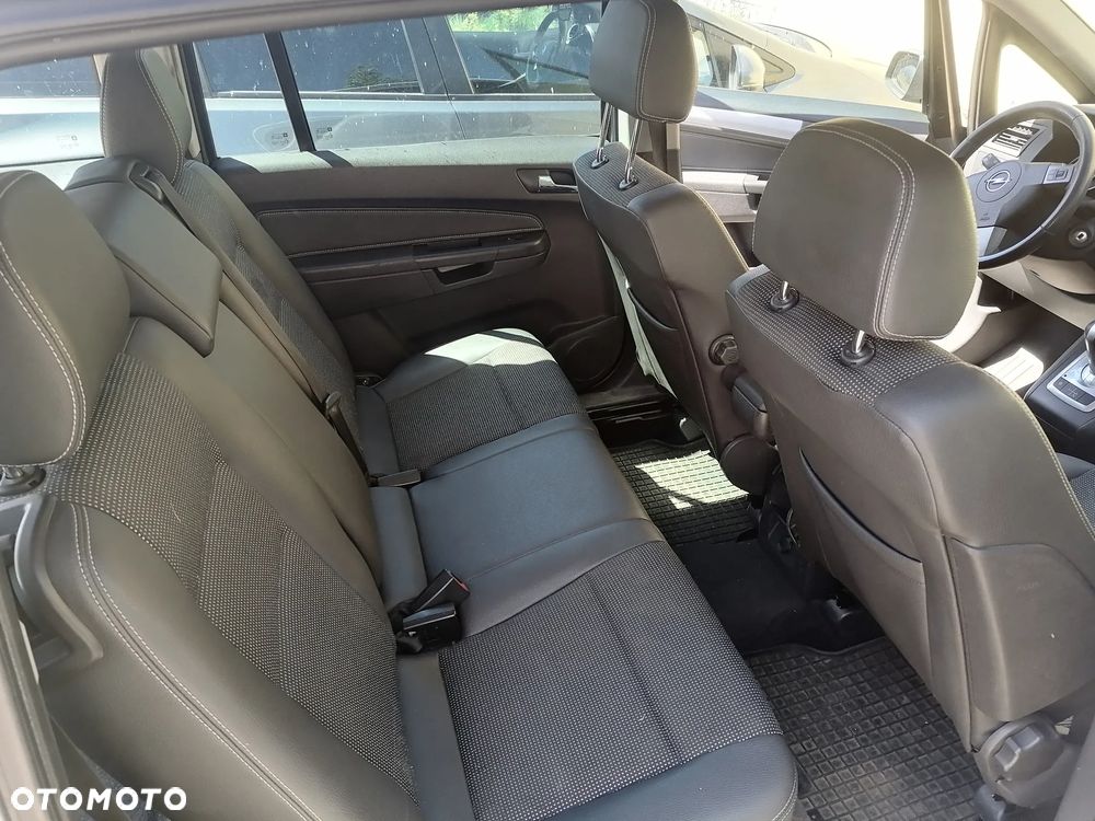 Opel Zafira - 11