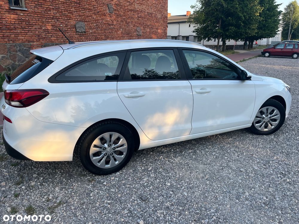 Hyundai i30 1.6 CRDi Classic + - 6