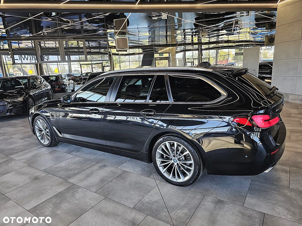 BMW 5 Series 2023 photo 5