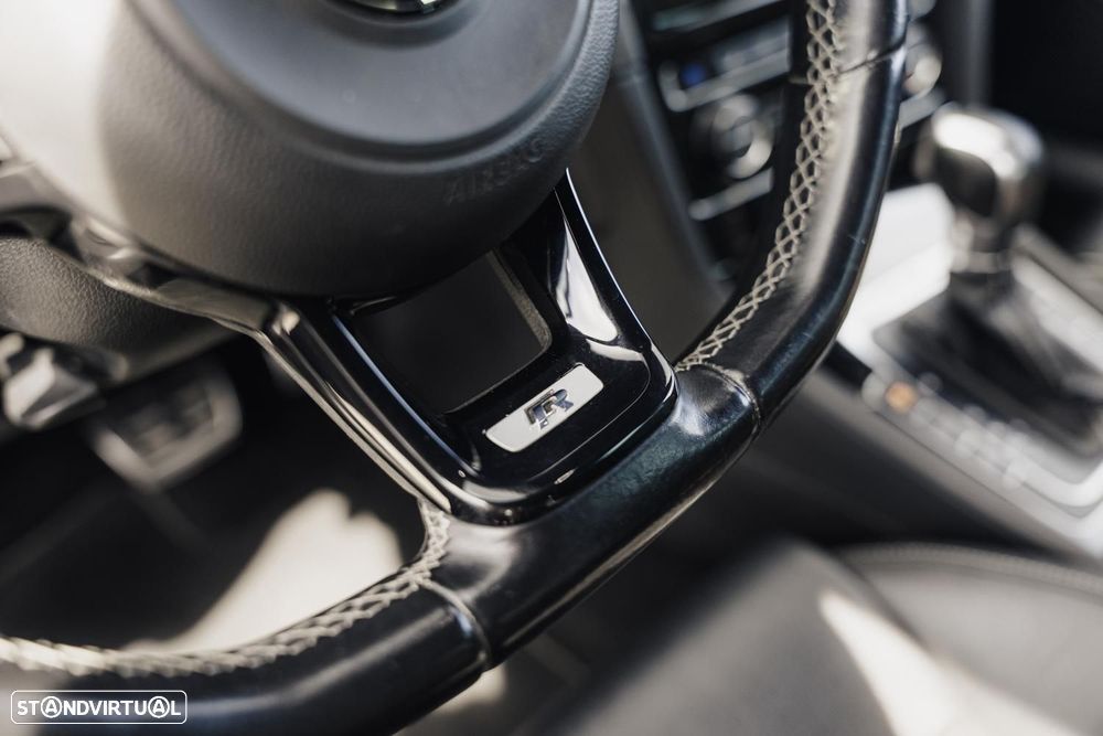 VW Golf 2.0 TSI R DSG - 25