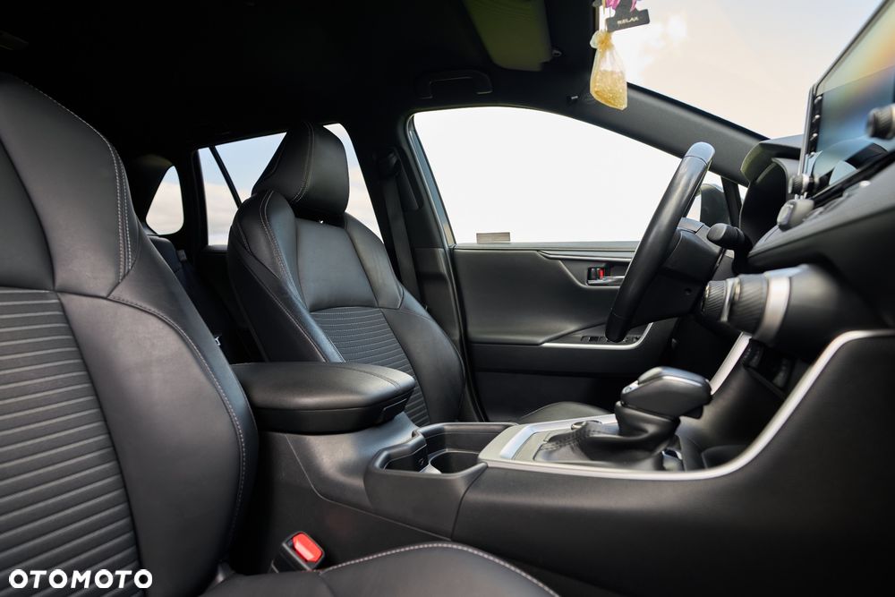 Toyota RAV4 2.5 Hybrid Black Edition by JBL 4x4 - 35
