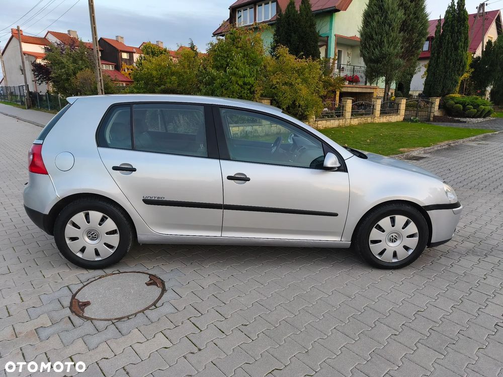 Volkswagen Golf - 5