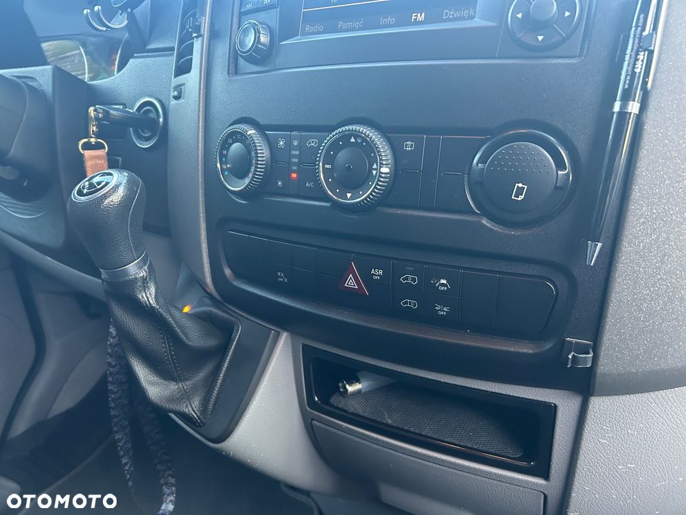 Mercedes-Benz Sprinter - 23