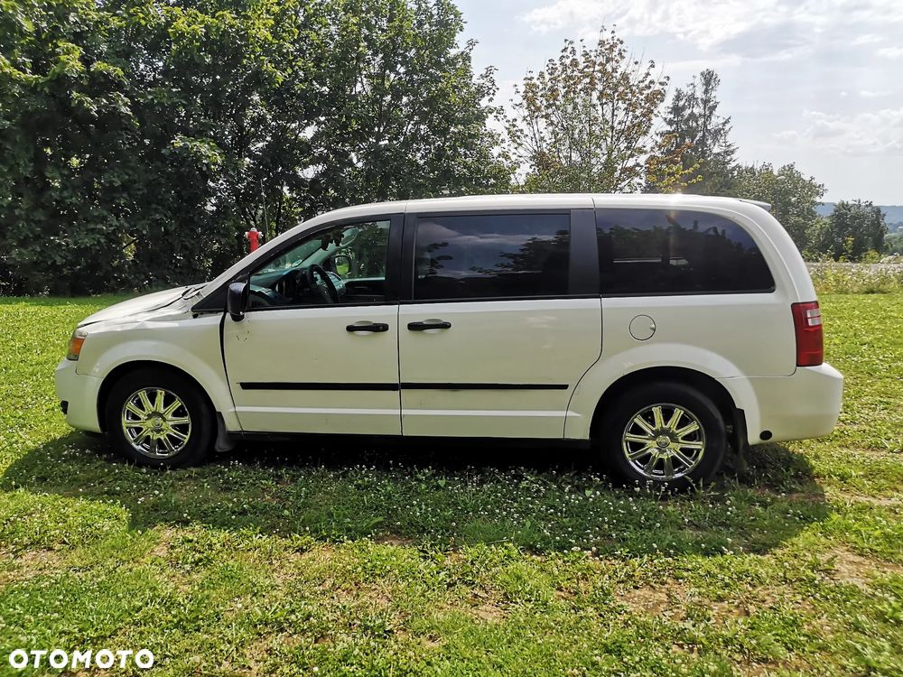 Dodge Caravan - 6