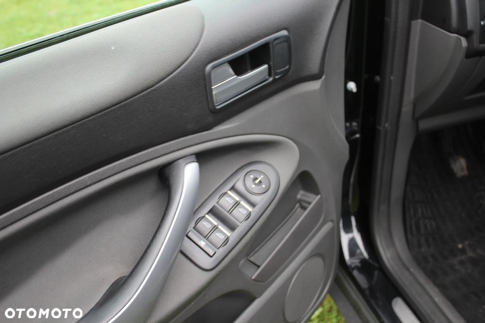 Ford Kuga 2.0 TDCi 2x4 Trend - 16
