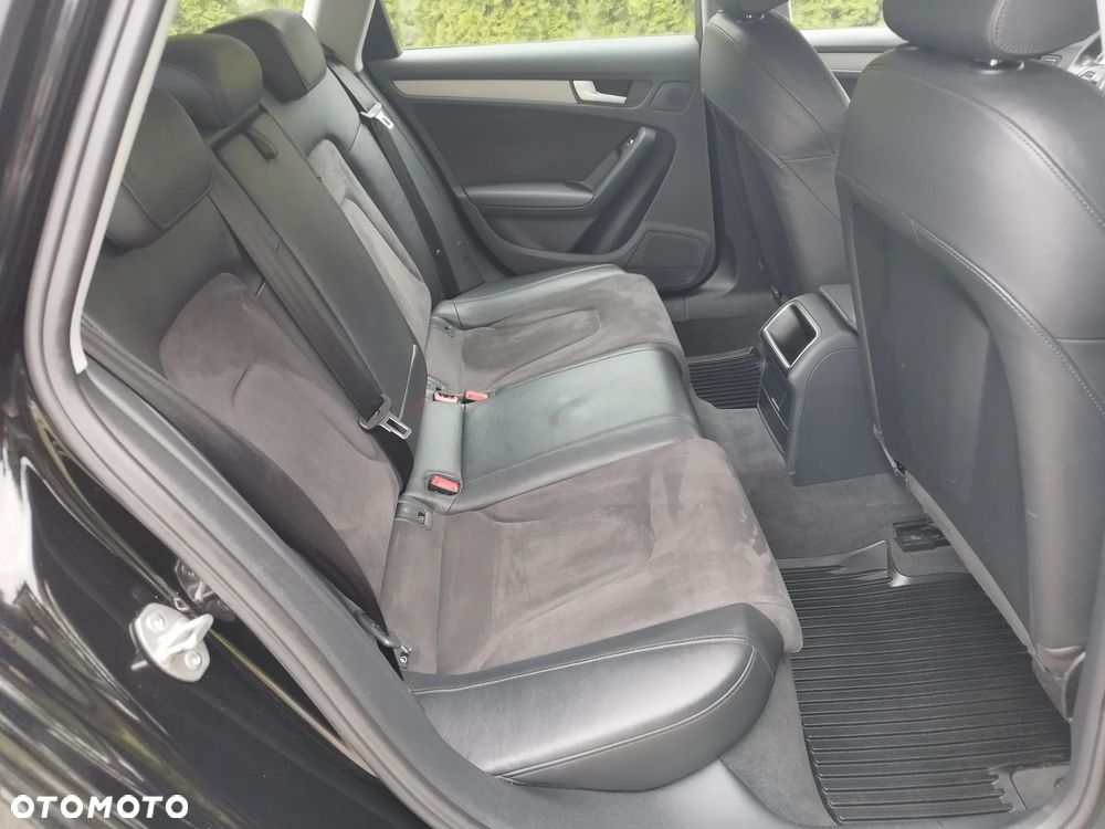 Audi A4 Avant 2.0 TDI DPF quattro S tronic S line Sportpaket - 32
