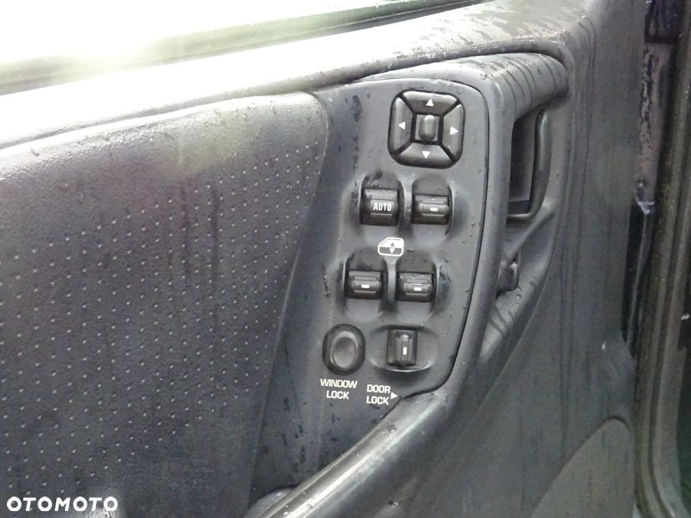Jeep Grand Cherokee 4.0 Laredo - 24