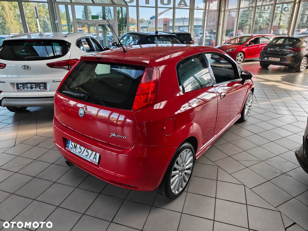 Fiat Punto 1.4 16V Dynamic - 6