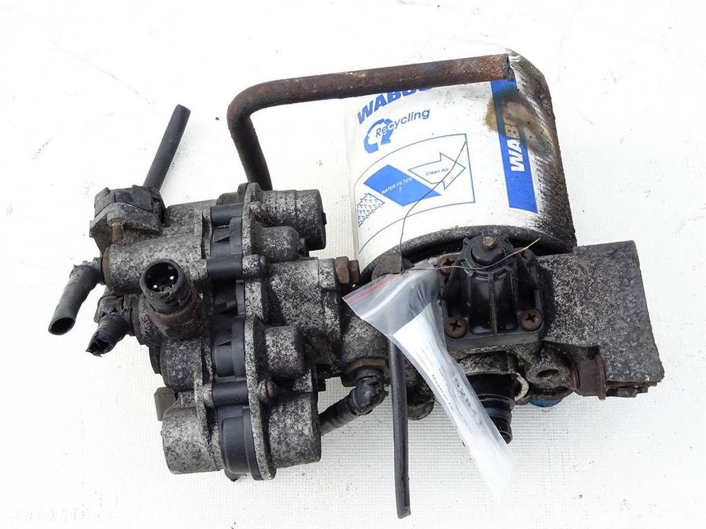 PODSTAWA OSUSZACZA POWIETRZA - 377.00 PLN - MERCEDES-BENZ ATEGO 1998 - 2004 814 K - 1