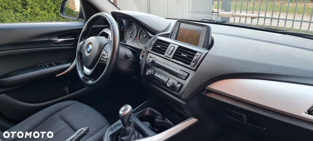 BMW Seria 1 116i - 23