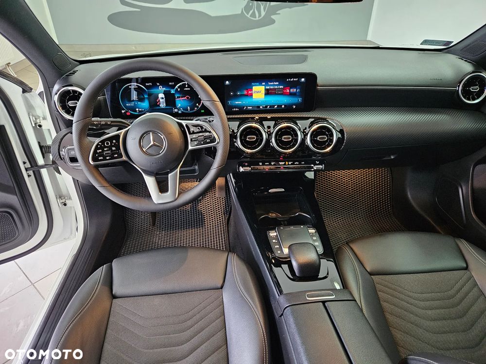 Mercedes-Benz Klasa A 180 d AMG Line 8G-DCT - 27