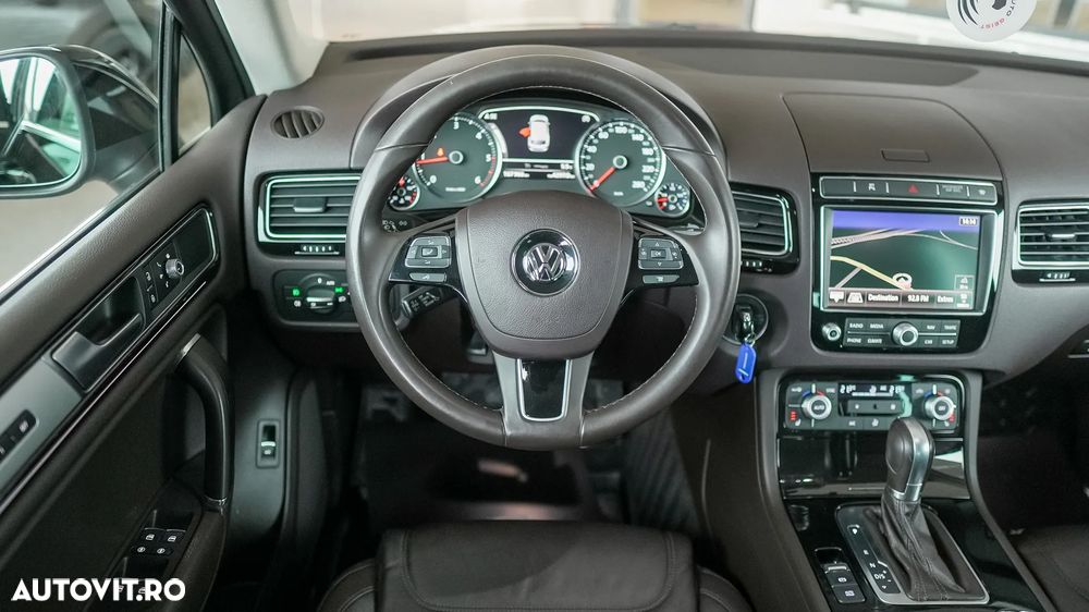 Volkswagen Touareg 3.0 V6 TDI BMT - 11