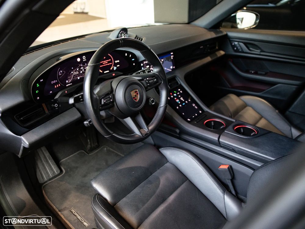 Porsche Taycan Sport Turismo - 25