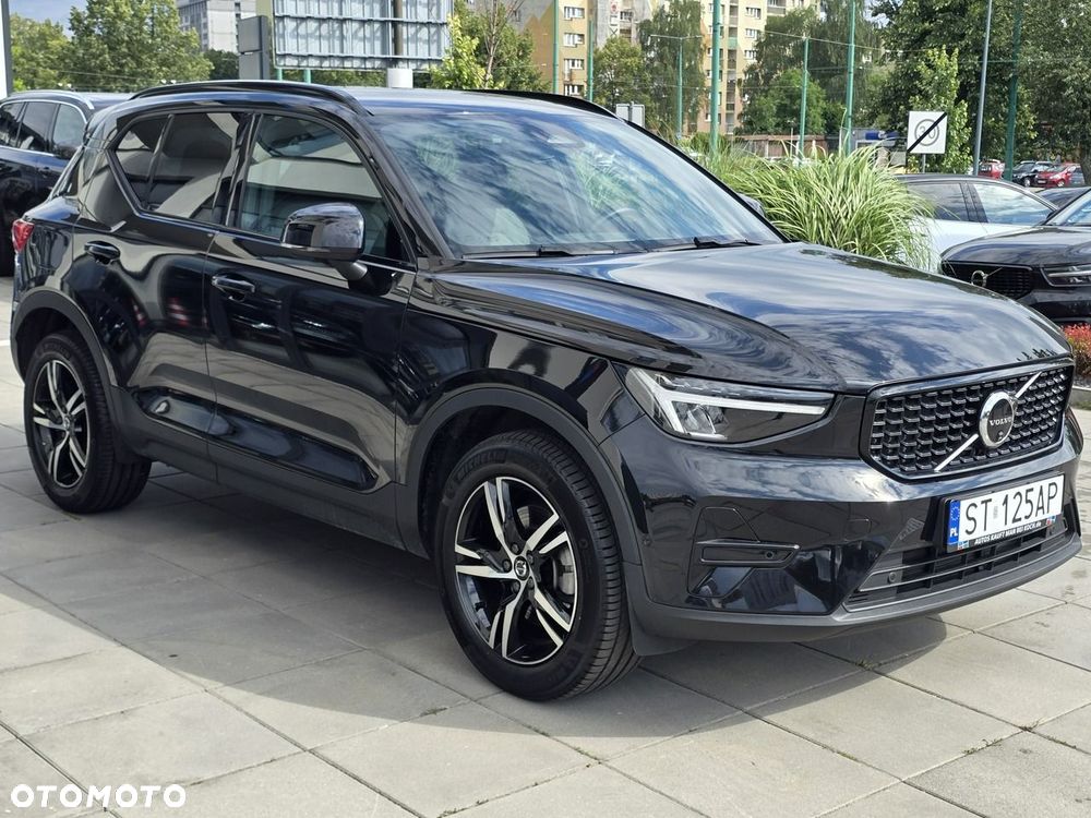 Volvo XC 40 B4 Plus Dark - 4