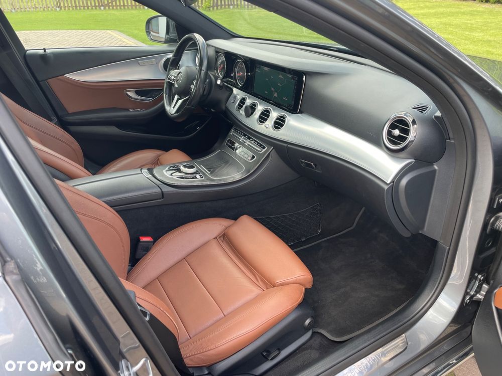 Mercedes-Benz Klasa E 200 4Matic 9G-TRONIC - 7