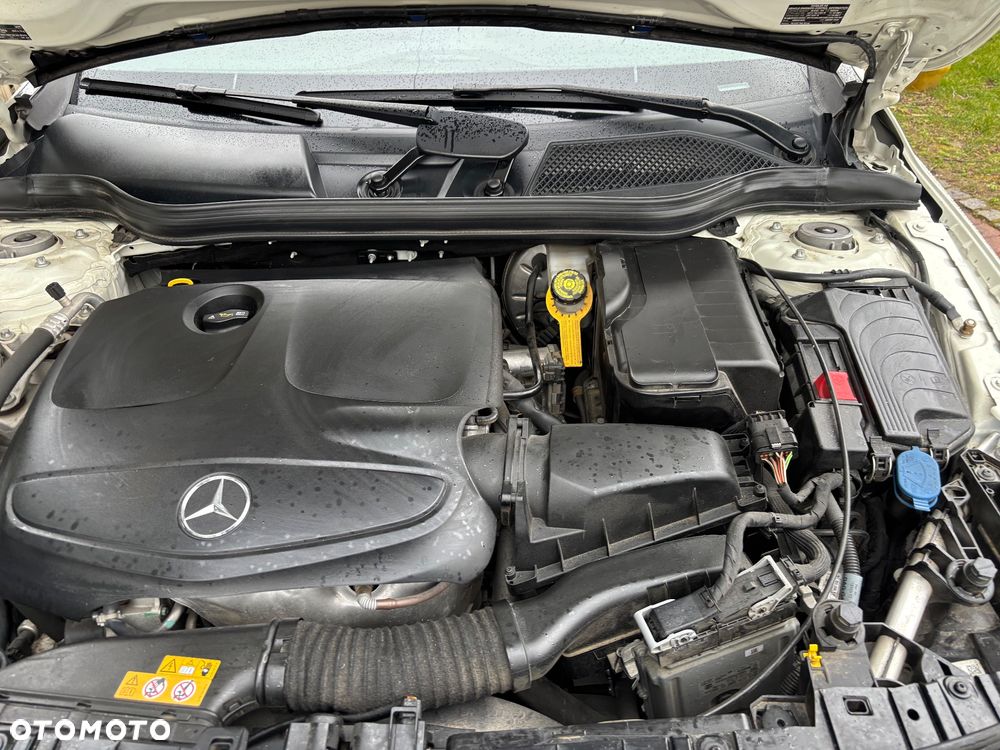 Mercedes-Benz GLA 250 4-Matic Urban - 19