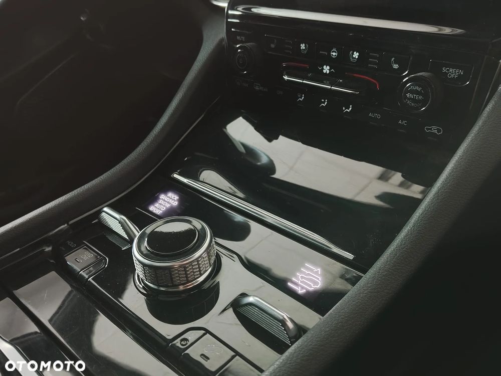 Jeep Grand Cherokee - 22