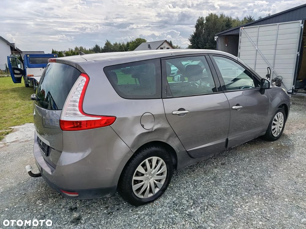 Renault Scenic - 6