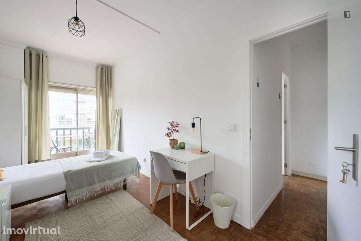 Quarto - localizado em Roma-Areeiro Lisbon - Grande imagem: 4/55