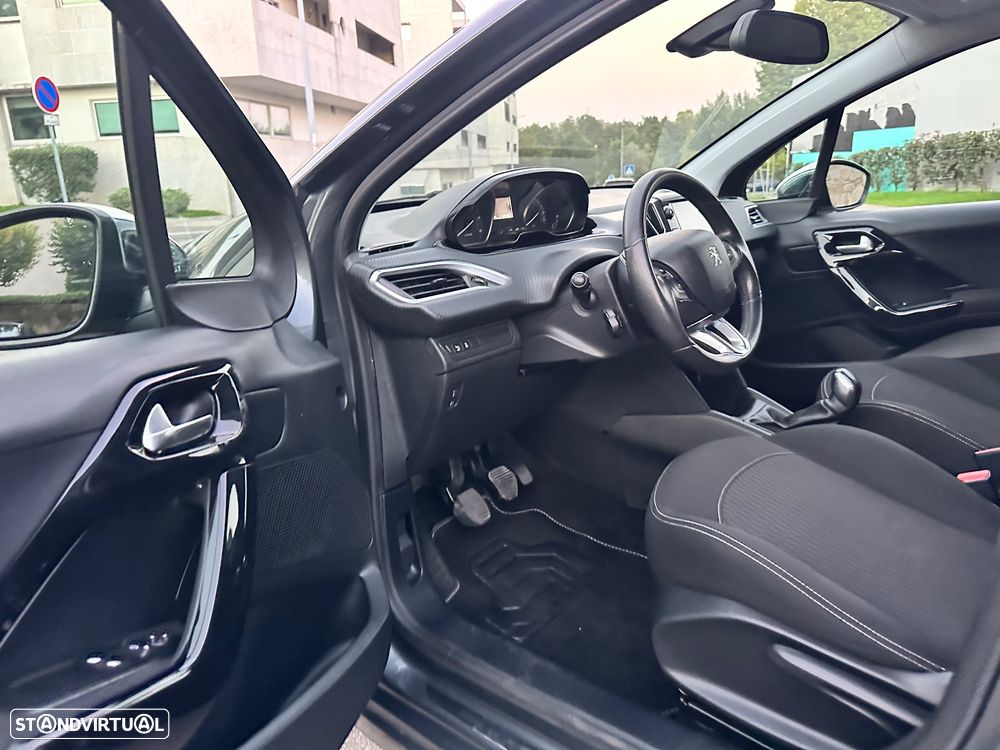Peugeot 208 1.6 BlueHDi Style - 25