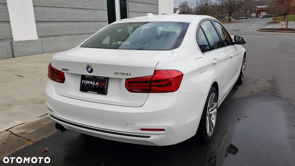 BMW Seria 3 330i Sport Line - 7