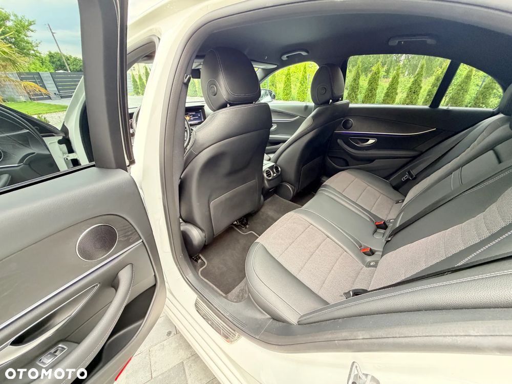 Mercedes-Benz Klasa E 220 d 4-Matic - 14