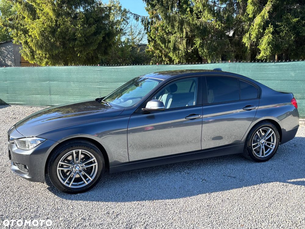 BMW Seria 3 320d Sport Line - 1
