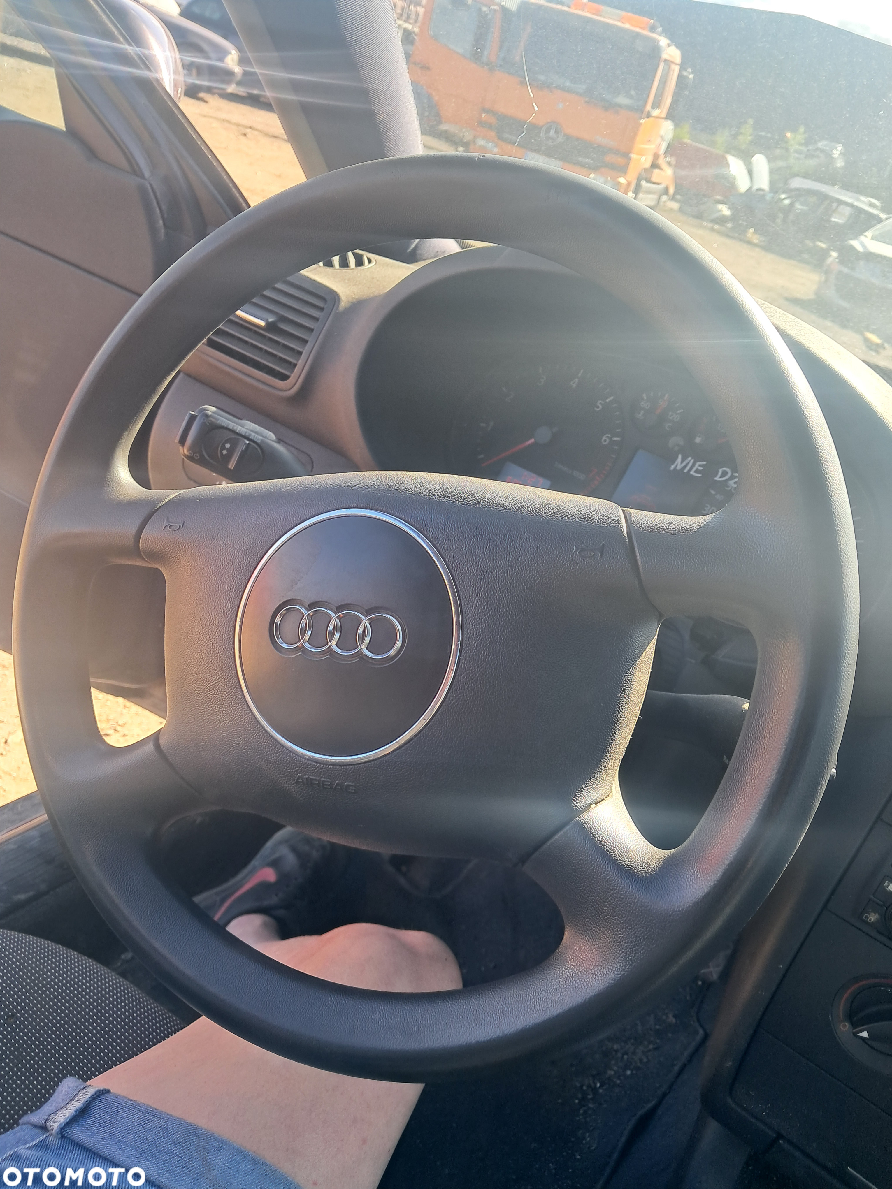 DAWCA CZĘŚCI AUDI A3 8L 2002 1.8 T AUM 5D KL.  LY9B - 8