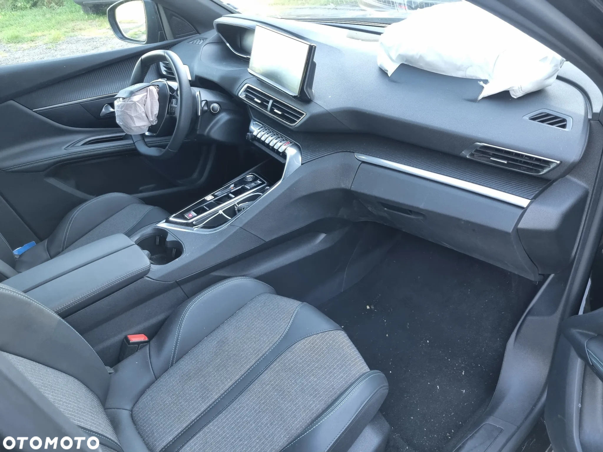 Peugeot 3008 PureTech 130 Stop & Start GPF EAT8 Allure - 26