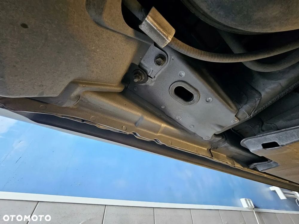 Toyota Auris 1.8 HSD Luna - 39
