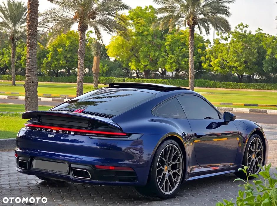 Porsche 911 Carrera - 4