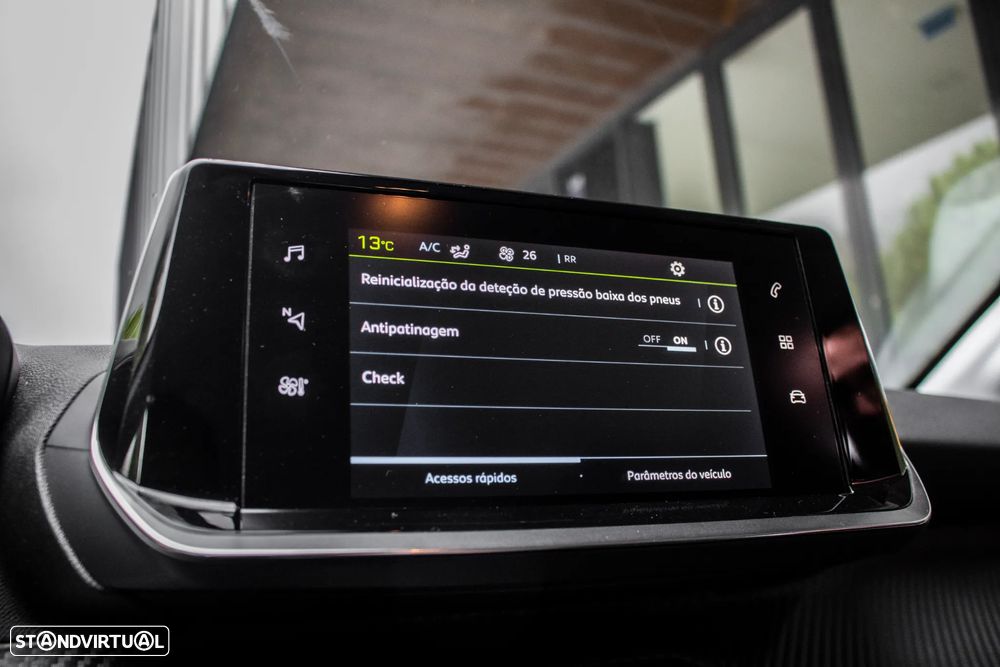 Peugeot e-208 Active Pack - 42