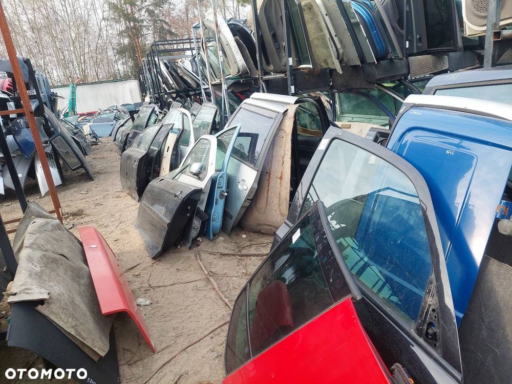 DRZWI KOMPLETNE PRAWY TYŁ VOLKSWAGEN GOLF V LY3U HB 5D - 11