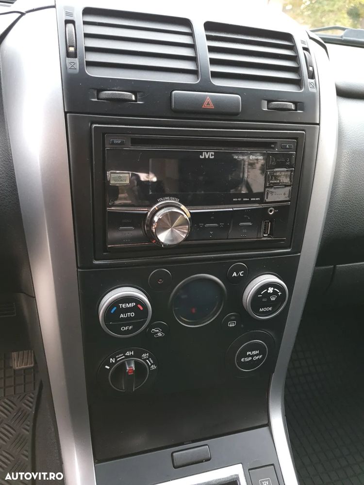 Suzuki Grand Vitara 2.4 Comfort+ - 24