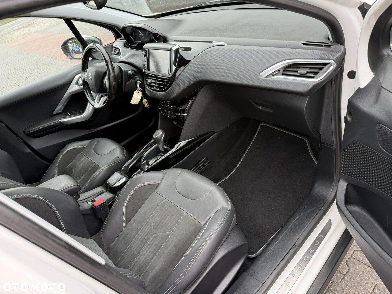 Peugeot 2008 - 4