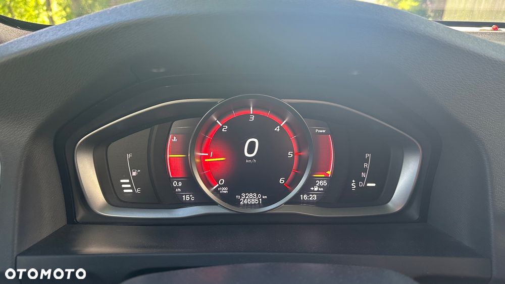 Volvo V60 Cross Country - 9