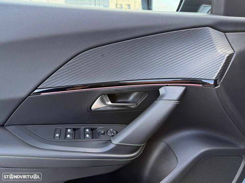 Peugeot 2008 1.2 PureTech GT Line EAT8 - 11