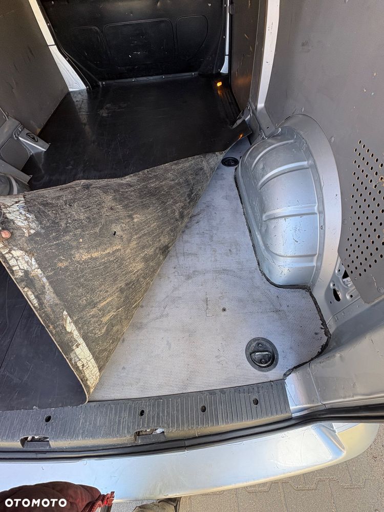 Volkswagen Transporter T5 - 12