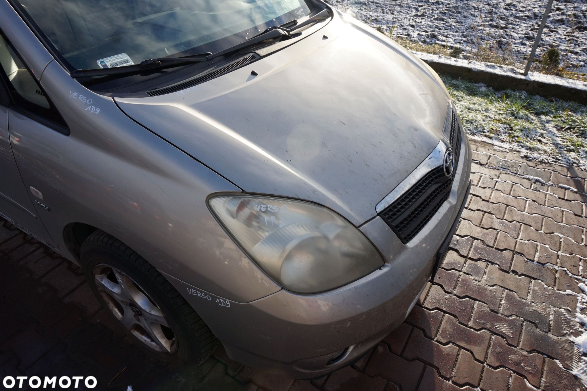 LAMPA PRZEDNIA PRAWA COROLLA VERSO I E12  TOYOTA 2001-2004 - 1