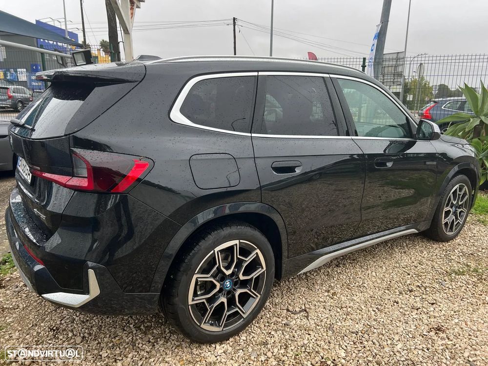 BMW iX1 xDrive30 xLine - 4