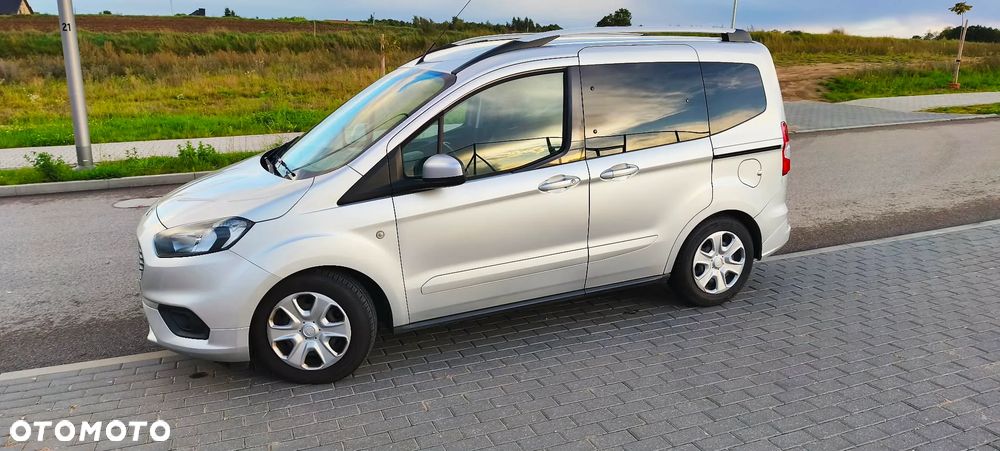 Ford Tourneo Courier 1.5 TDCi Trend - 10