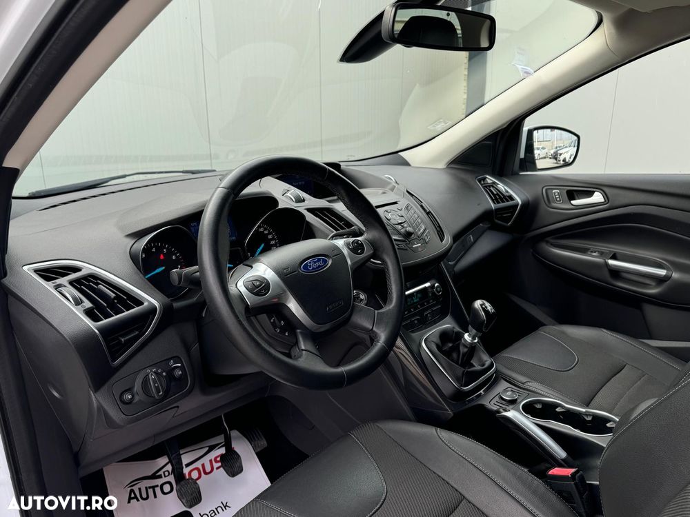 Ford Kuga 1.6 EcoBoost 2x4 Titanium - 9