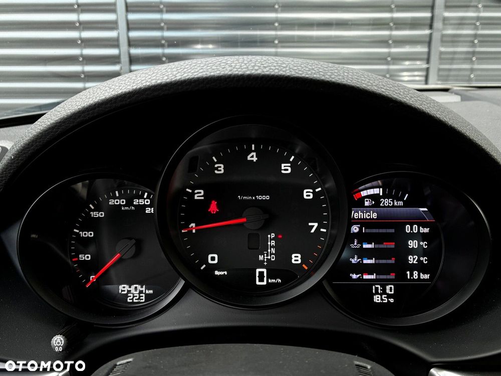 Porsche 718 Cayman - 28