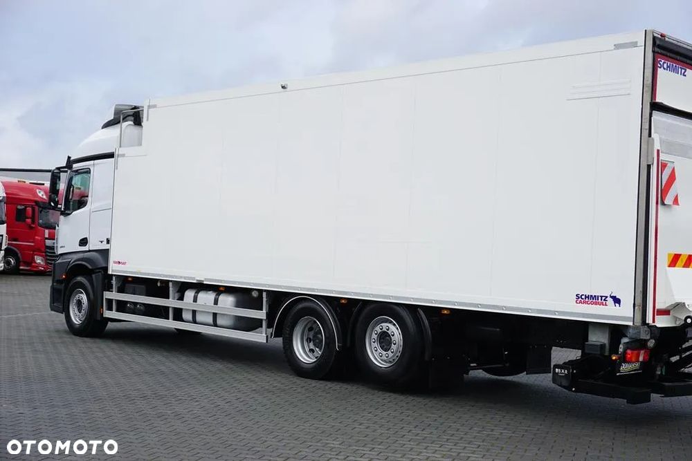 Mercedes-Benz ACTROS / 2553 / EURO 6 / CHŁODNIA + WINDA / 23 PALETY / OŚ SKRĘTNA - 39