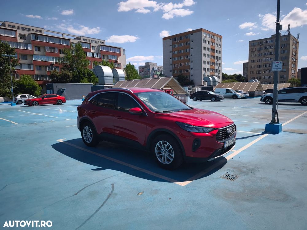 Ford Kuga 1.5 EcoBoost A8 FWD Titanium - 4