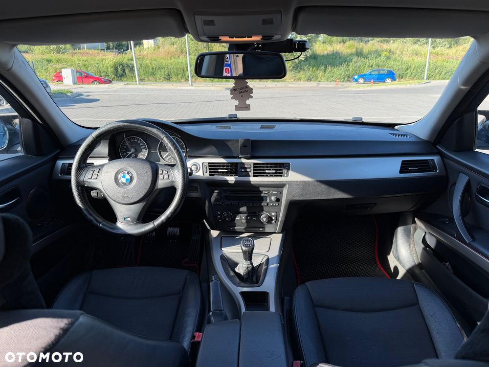 BMW Seria 3 318i - 10